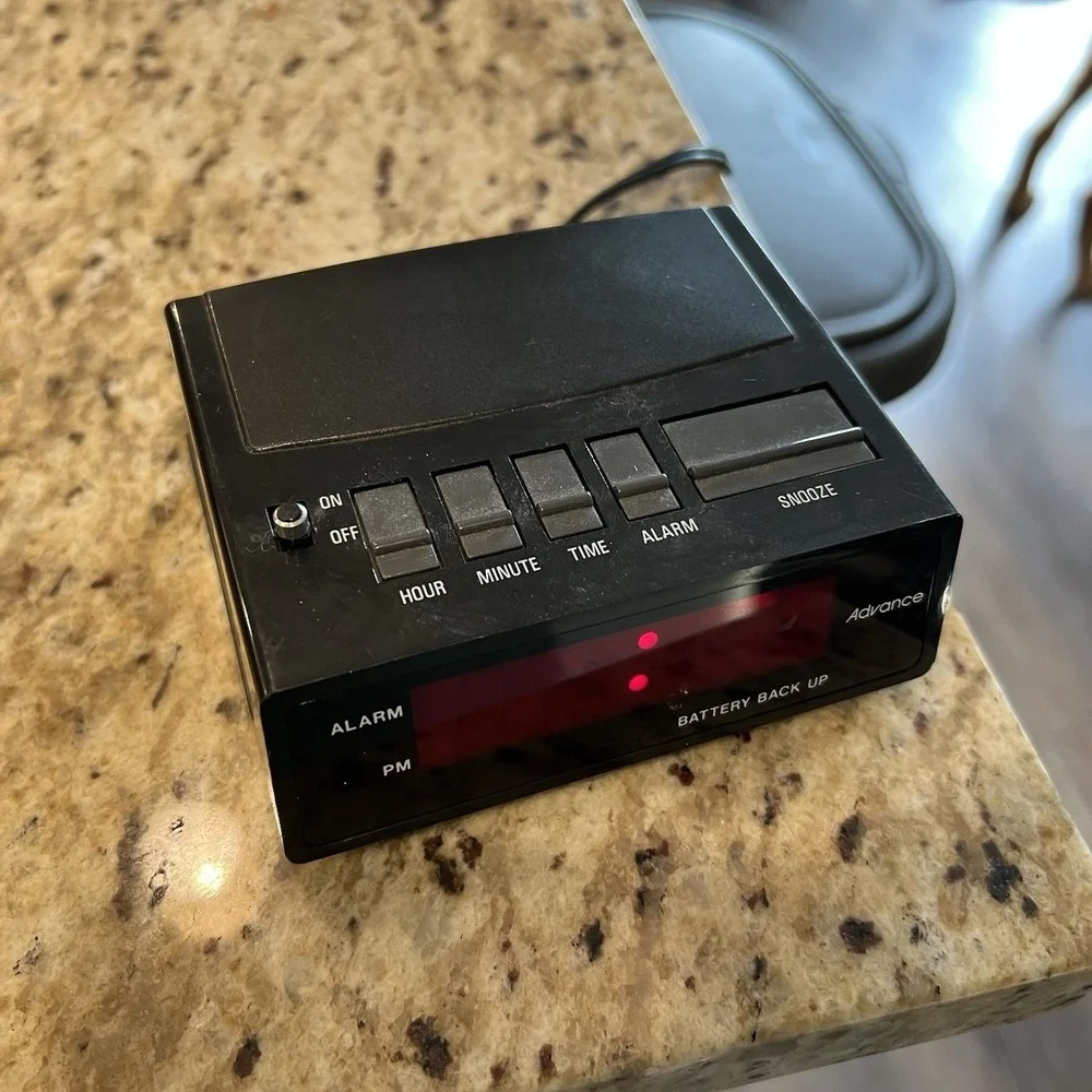 Advance  State Alarm Clock Battery Back Up Tested Works Model 3139
